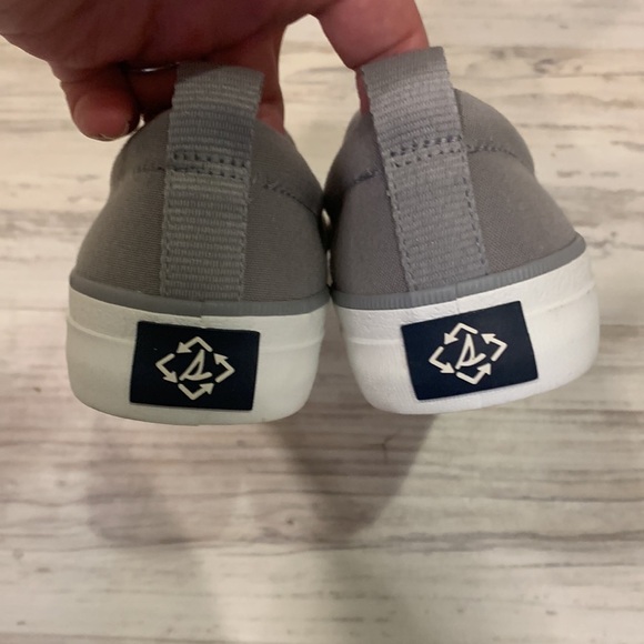 Sperry slip on canvas grey size 6 NWOT - Picture 7 of 9